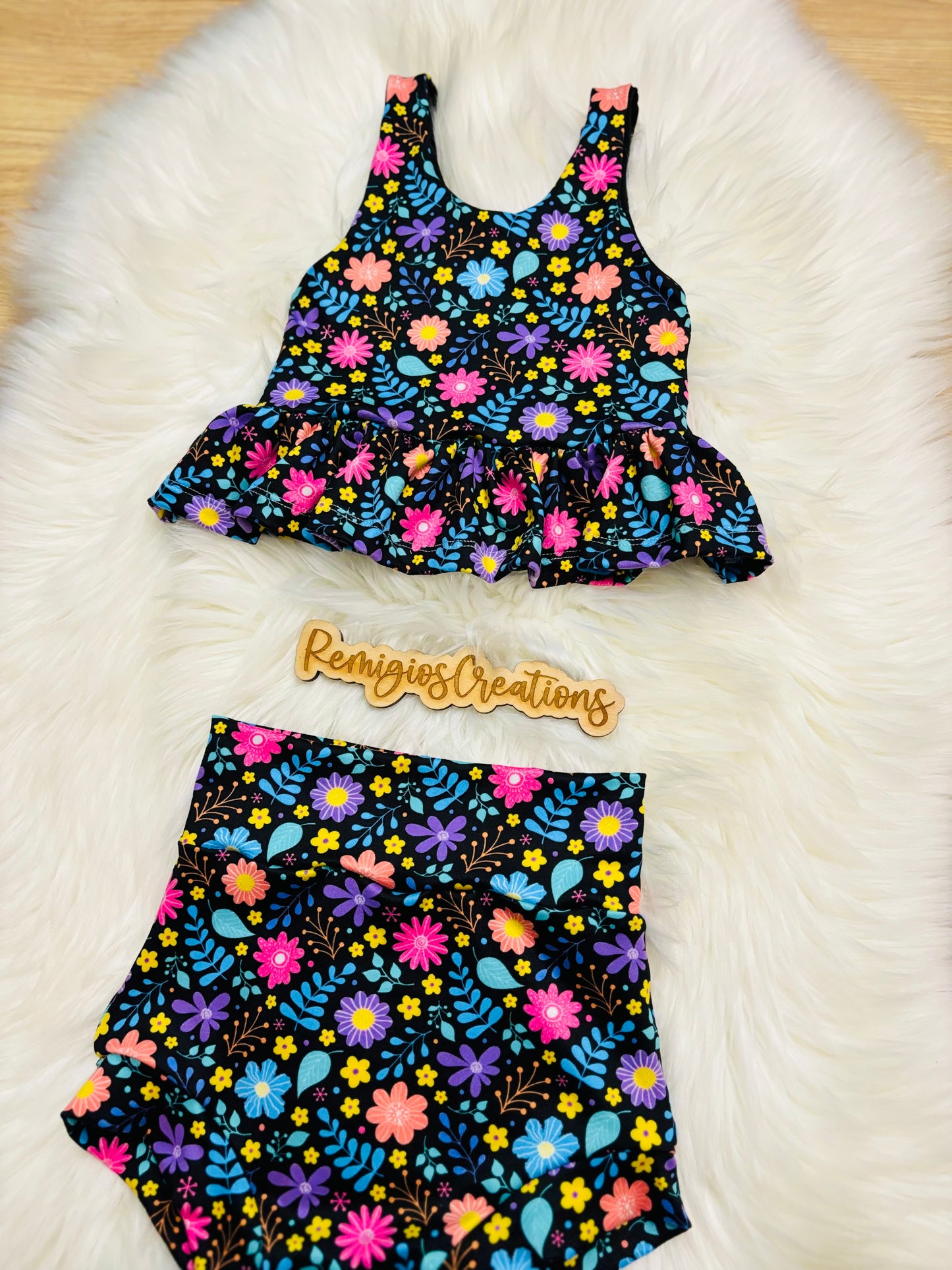 Black Floral Pailsey Top w/Bummies